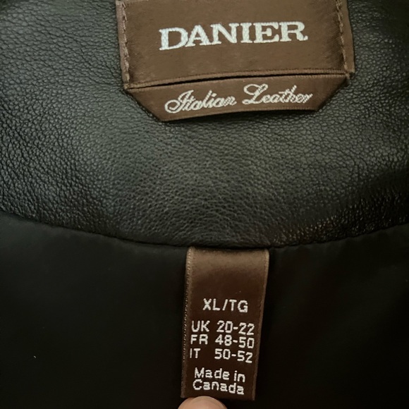Danier italian black leather jacket XL - Picture 4 of 10